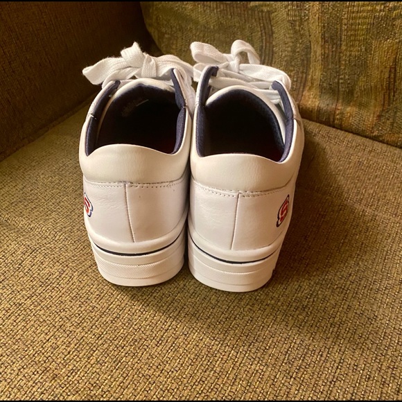 ❣️EUC- WHITE & NAVY STREET CLEATS 2  SNEAKERS - Picture 11 of 12